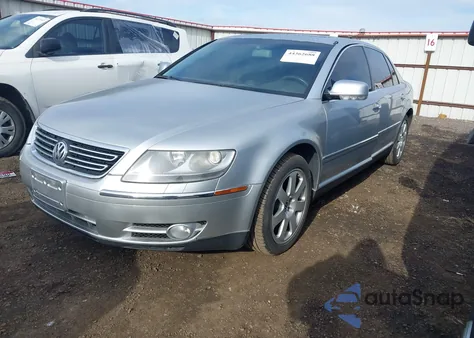 2004 Volkswagen Phaeton V8 z USA, uszkodzony, nr VIN WVWAF63D848008035